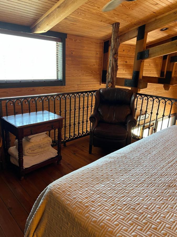 Hideout On The Horseshoe Canyon Lake Exterior photo